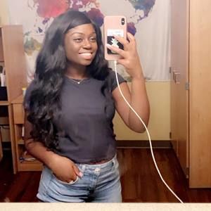 Meet your Posher, Adriana